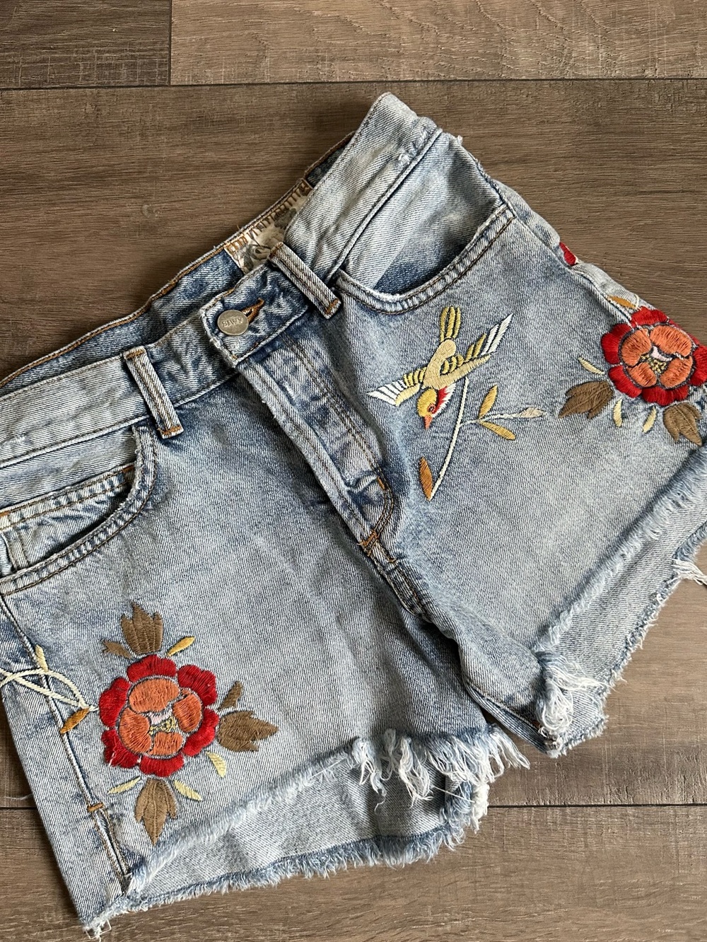 SIWY Avery Boho Embroidered Denim Shorts Festival Floral Size 23 Raw Hem